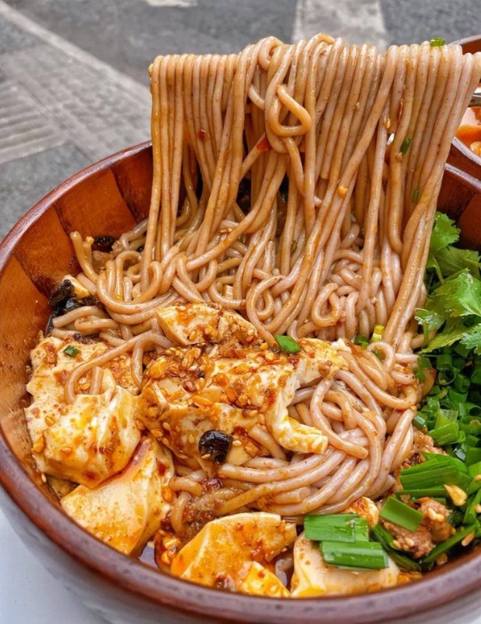 成都市的十大特色美食（成都特色美食有哪些？）-1