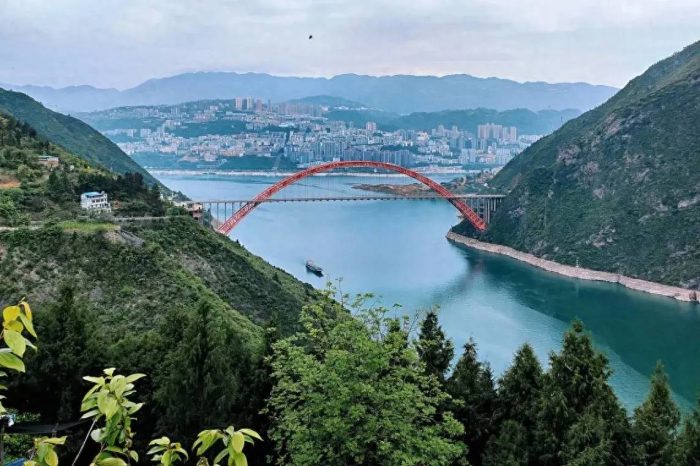 中国县城概况:巫山——渝东门户，秀美巫山！-1