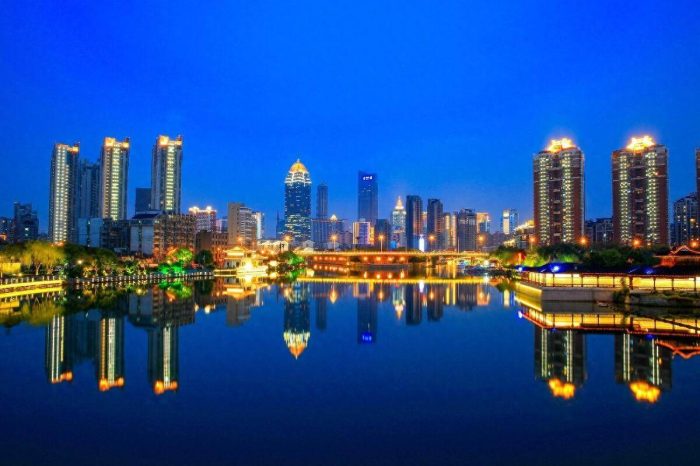 无锡gdp2023年gdp总量：2023年无锡各地GDP表现，江阴总量接近五千亿，滨湖增速出色-1