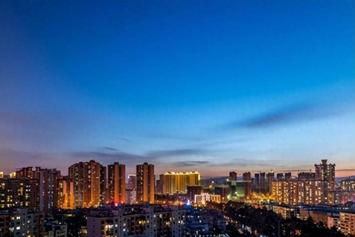 云南gdp2024年：2024年1-3月云南各地GDP，昆明总量达到两千亿，文山增速保持第一-1