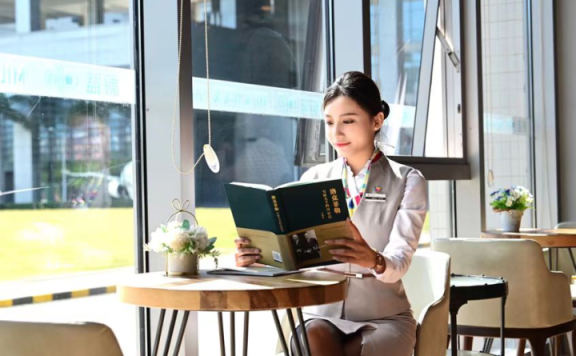 2022中国最美丽空姐隆重揭晓,东海航空的张翠玲拔得头筹