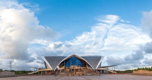 我国新能源汽车第一城易主，西安超越上海强势崛起！