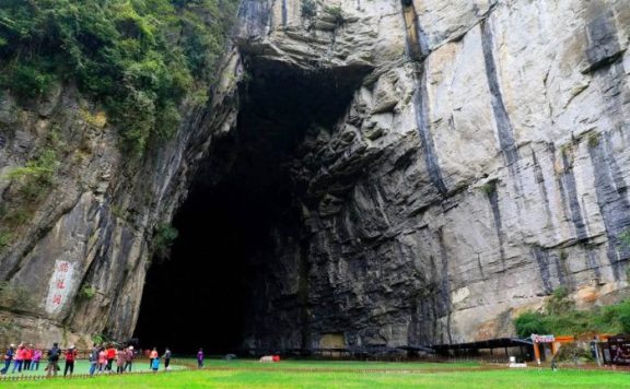 世界容积最大的山洞腾龙洞有多大？（足以容纳三个西湖的水量）